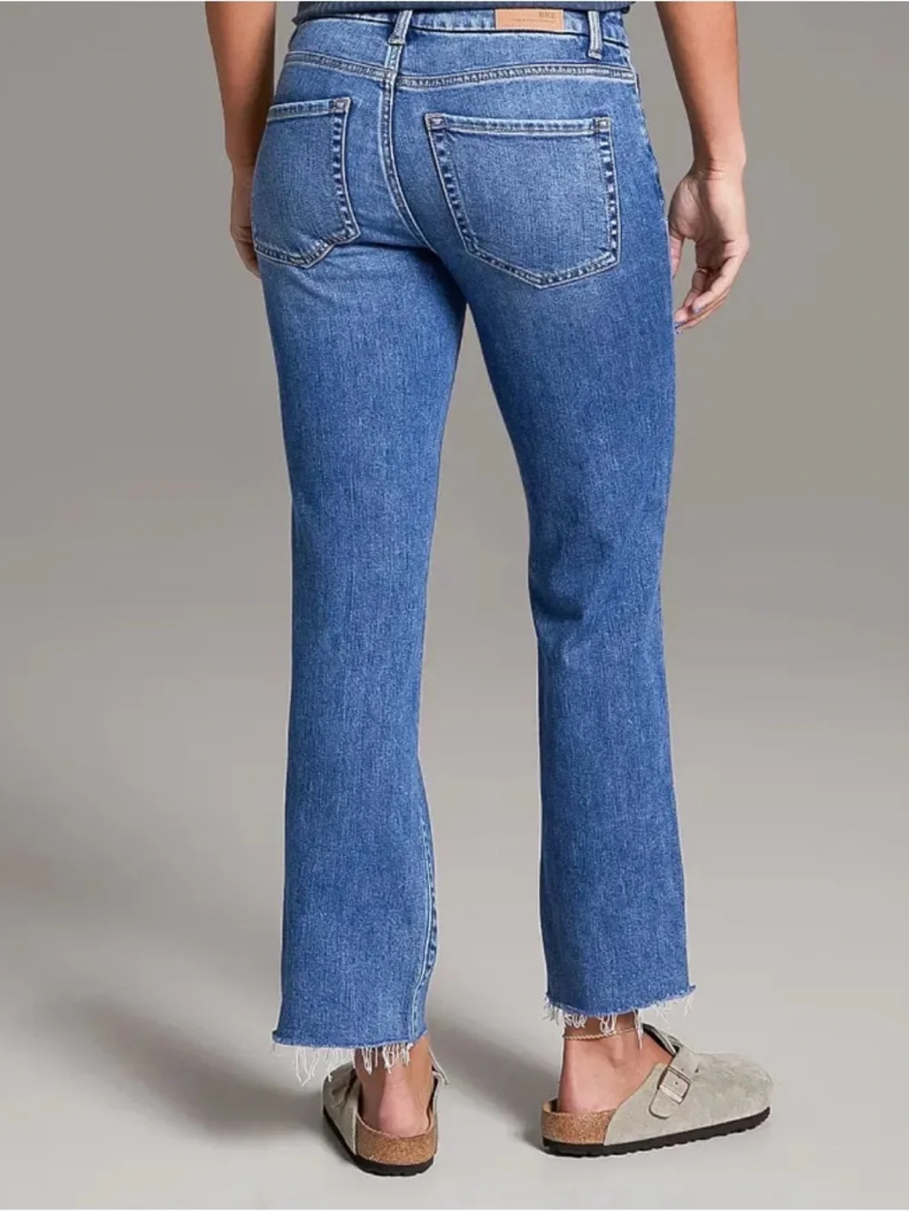 BKE Parker Women's Straight Leg Jeans - Faded Medium Blue Wash - Picture 3 of 7